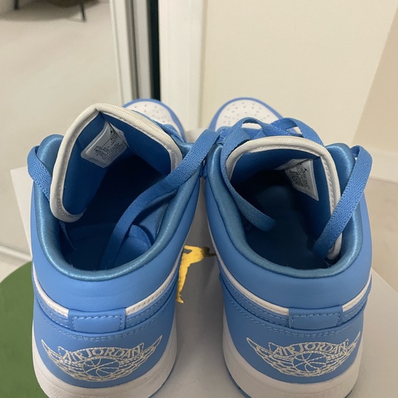 Air Jordan 1 Low UNC wmns - Picture 3 of 4